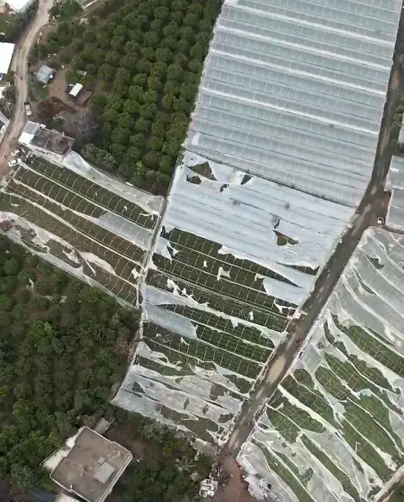 Kumluca’da Sel ve Hortumun Yaraları Sarılıyor mu? 4